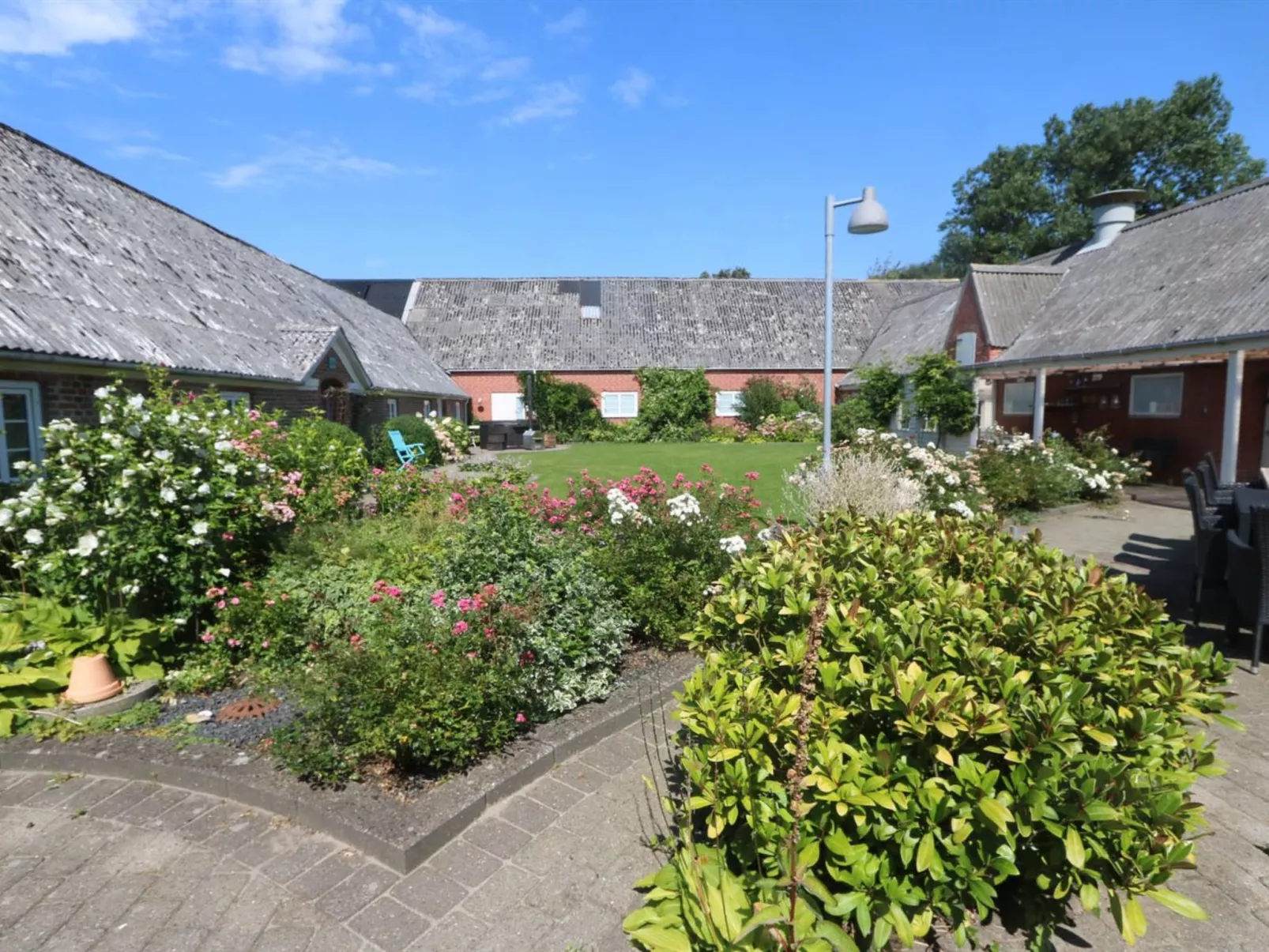 "Brigitte" - 1.3km to the fjord-Outside