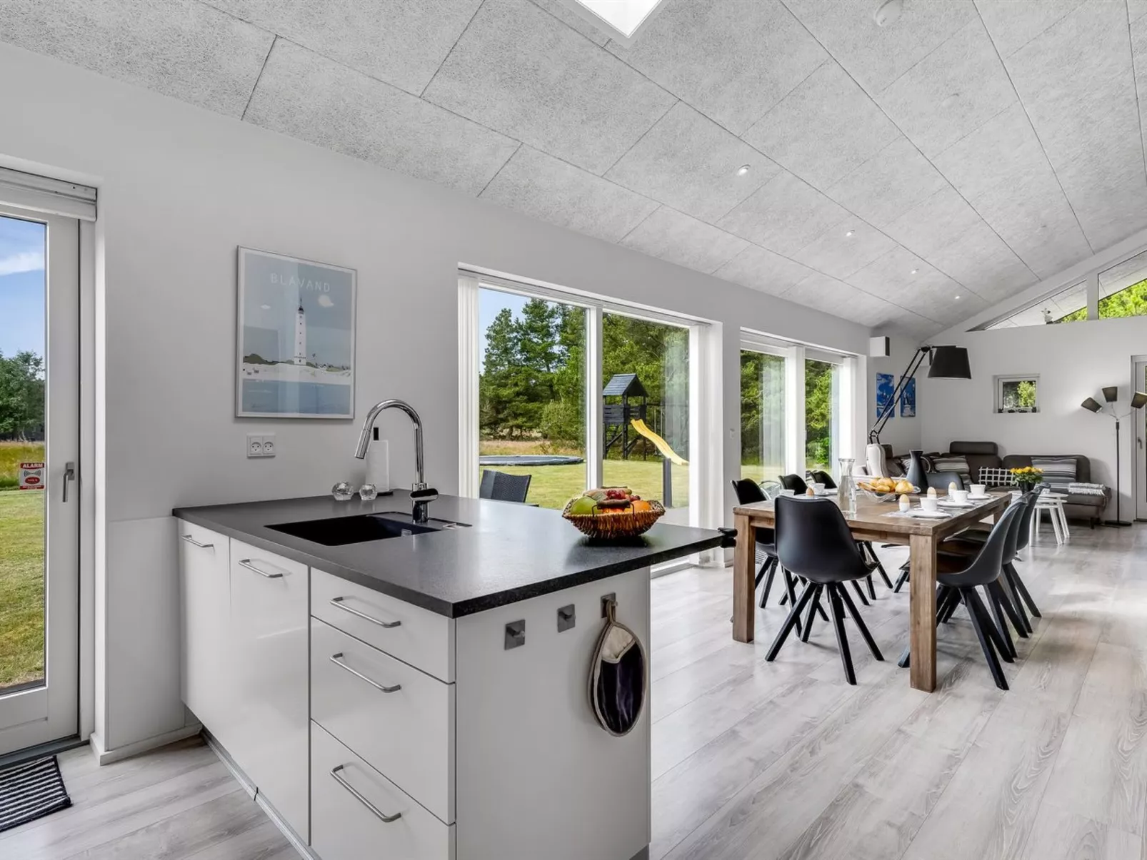 "Jonka" - 2km from the sea-Inside