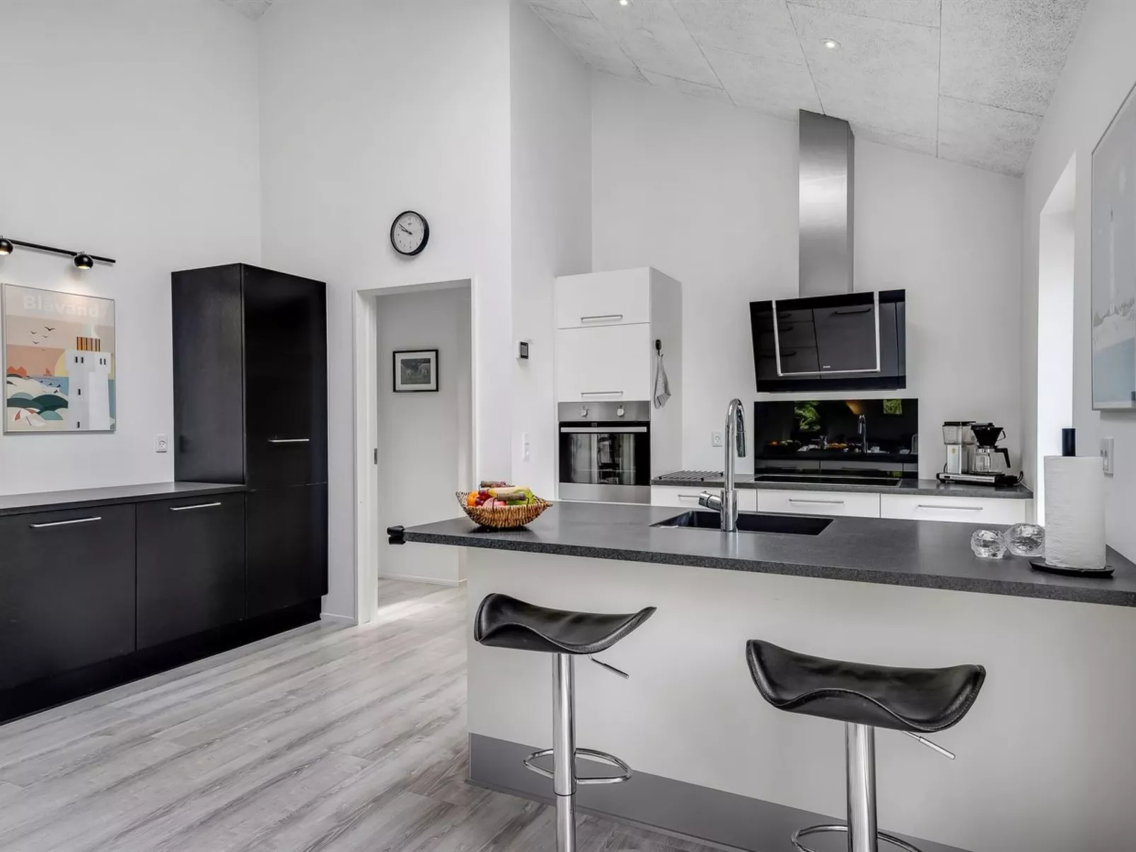 "Jonka" - 2km from the sea-Inside