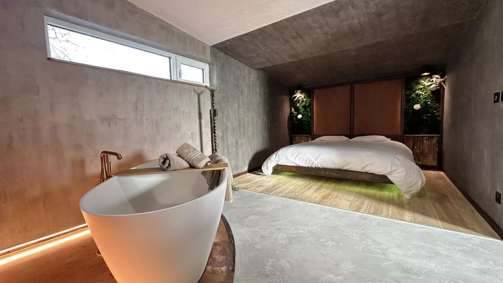 Chez Brigitte-Bedroom