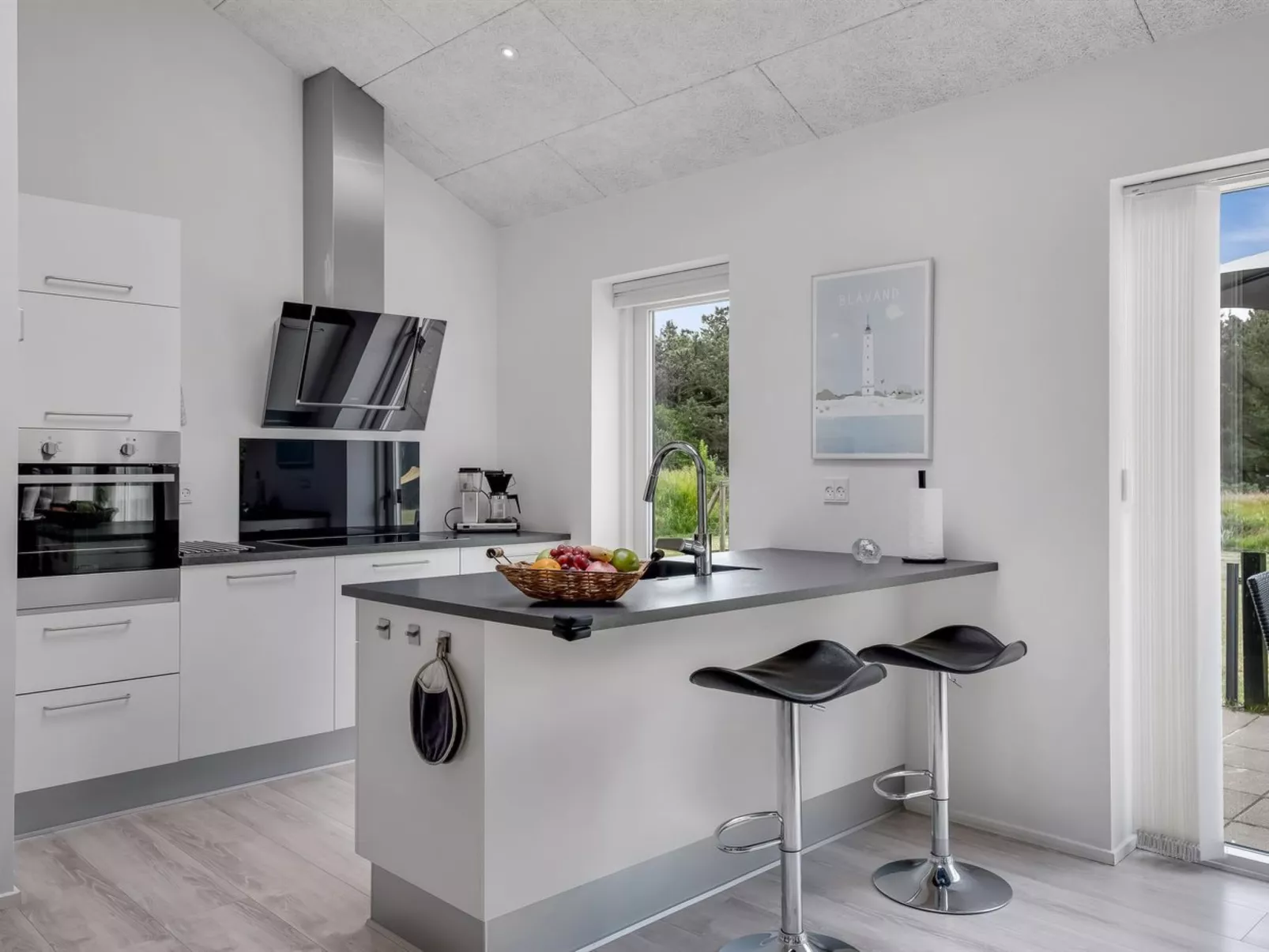 "Jonka" - 2km from the sea-Inside