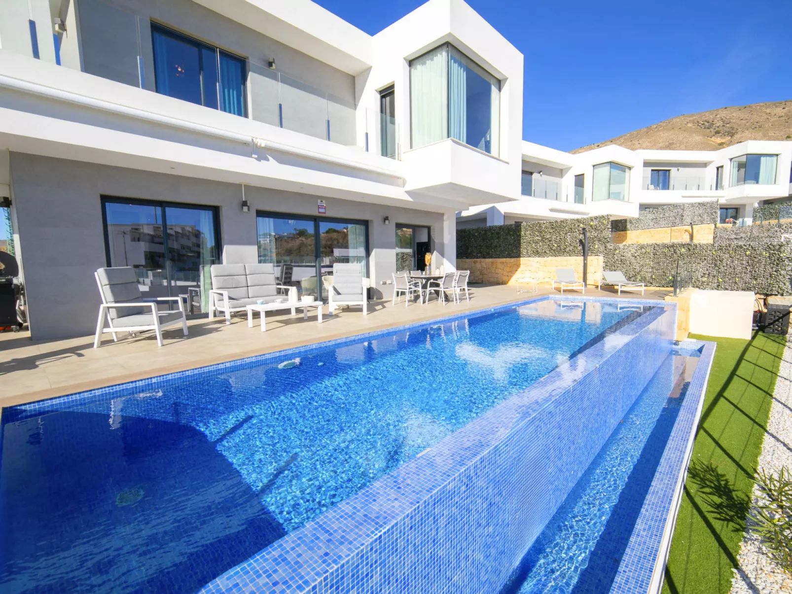 Villa Perla-Draußen