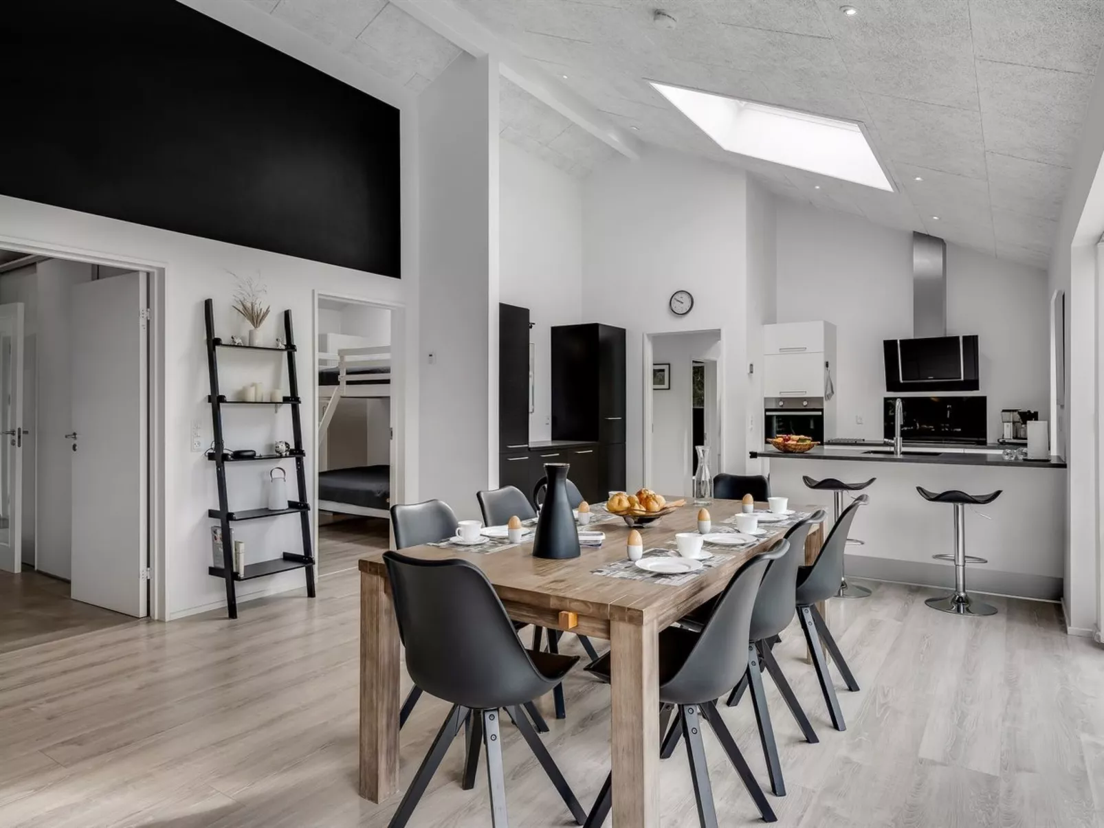 "Jonka" - 2km from the sea-Inside