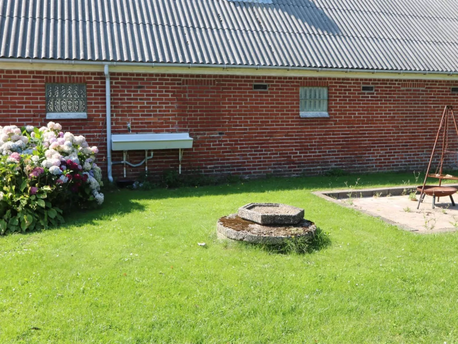 "Brigitte" - 1.3km to the fjord-Outside