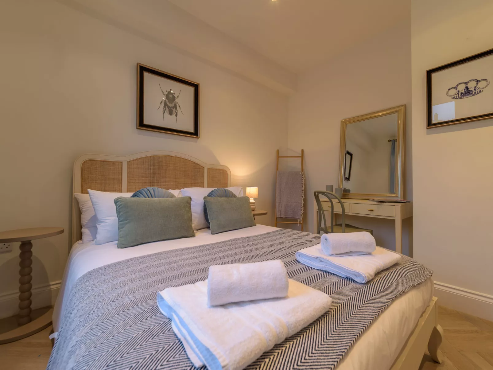 4 Ocean Heights-Dedans