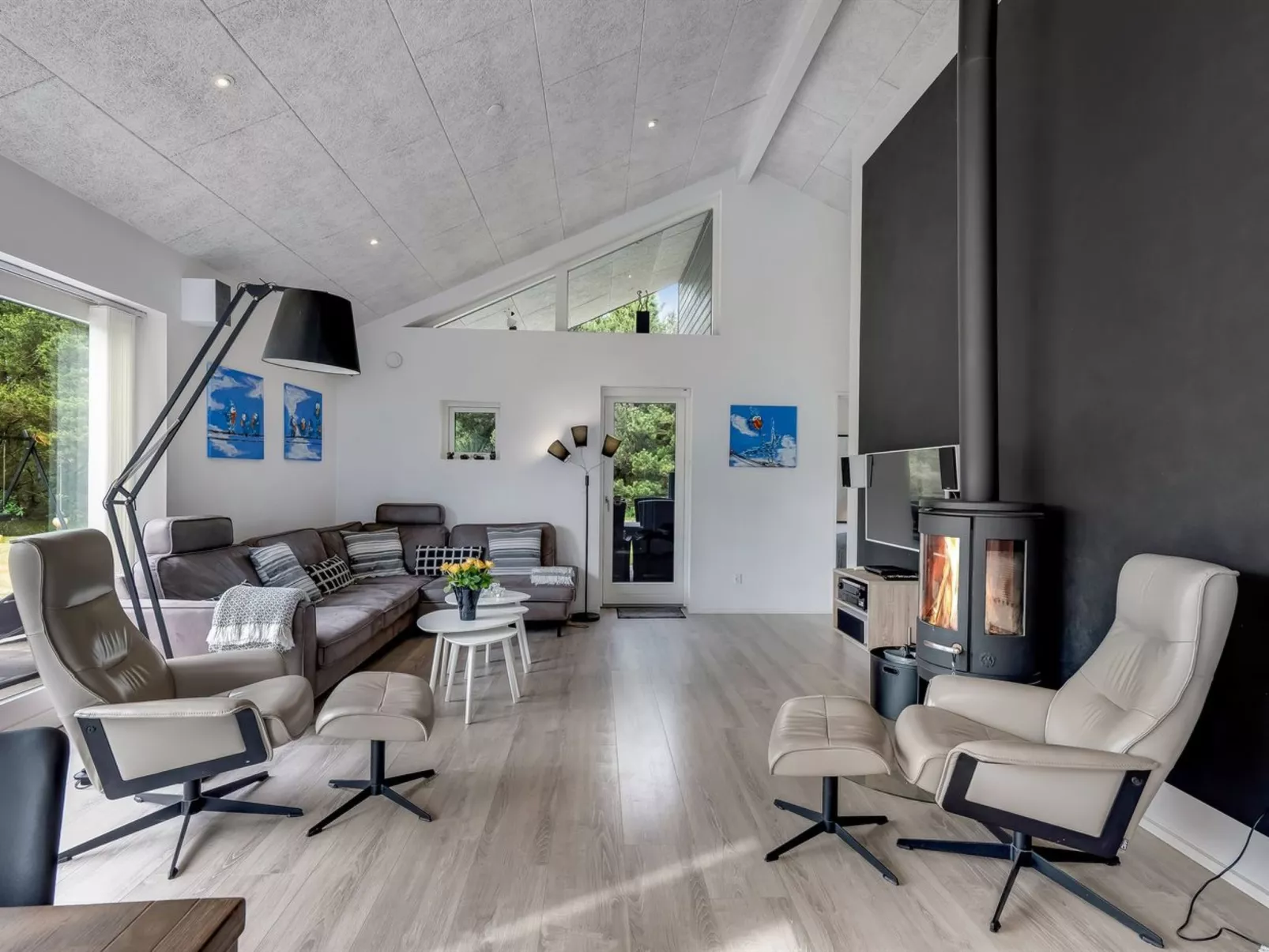 "Jonka" - 2km from the sea-Inside