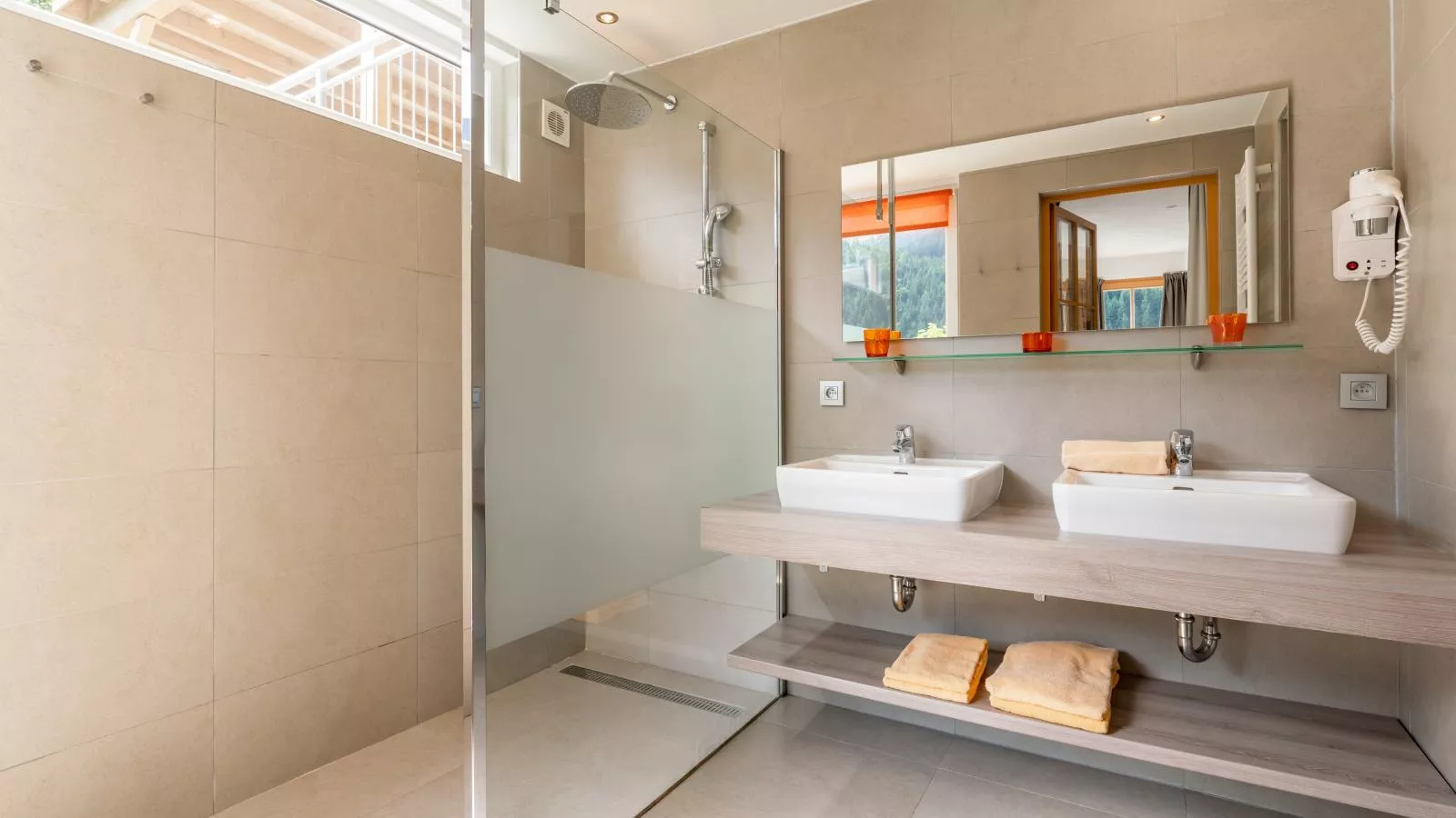 Hinterlengau-Bathroom