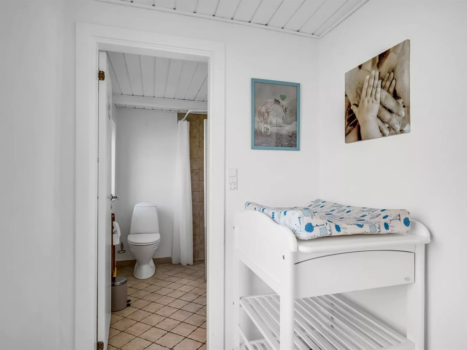 "Brigitte" - 1.3km to the fjord-Inside