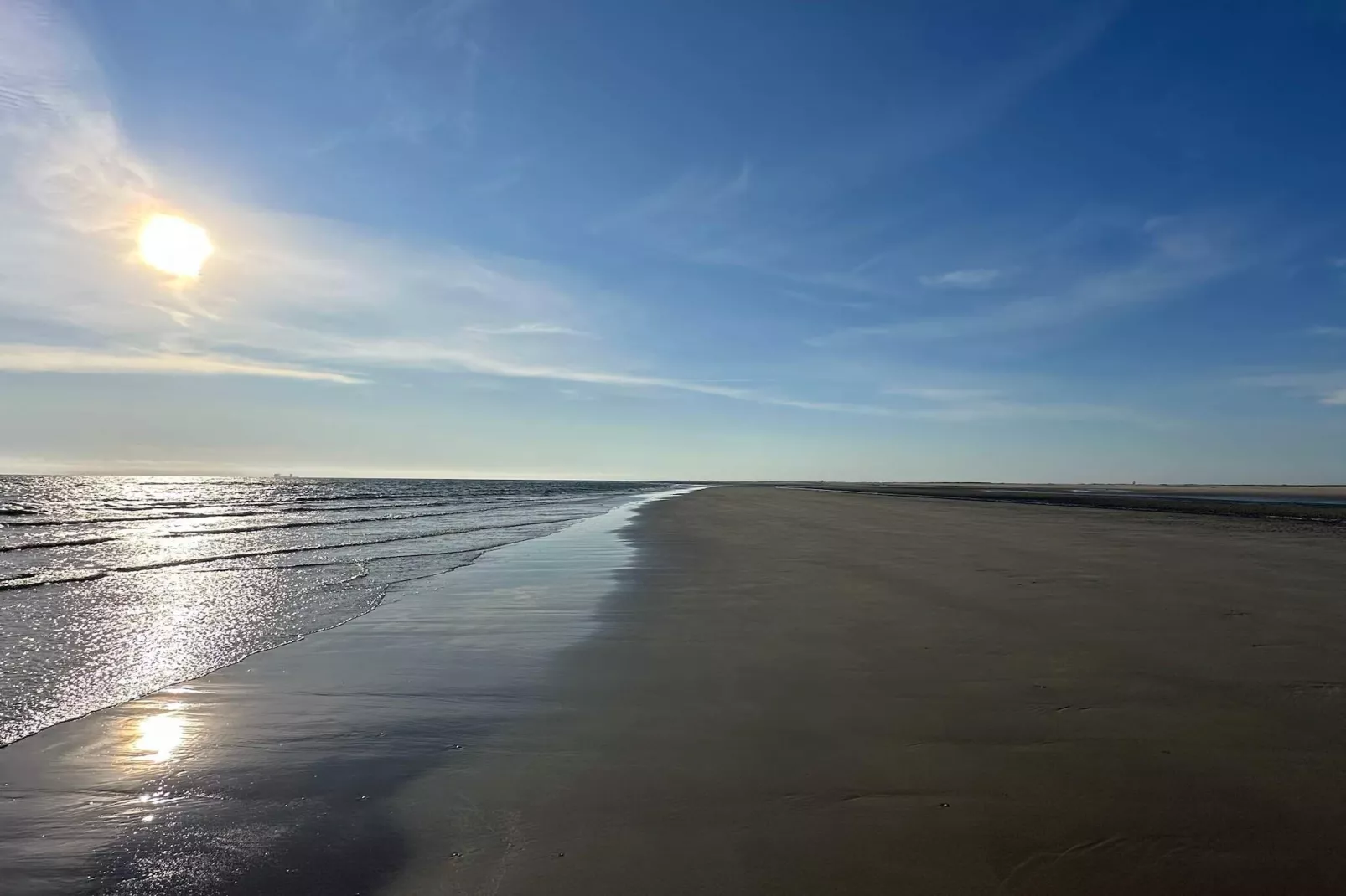 Luxury Panoramic Cottage in Rindby-By Traum-Water view