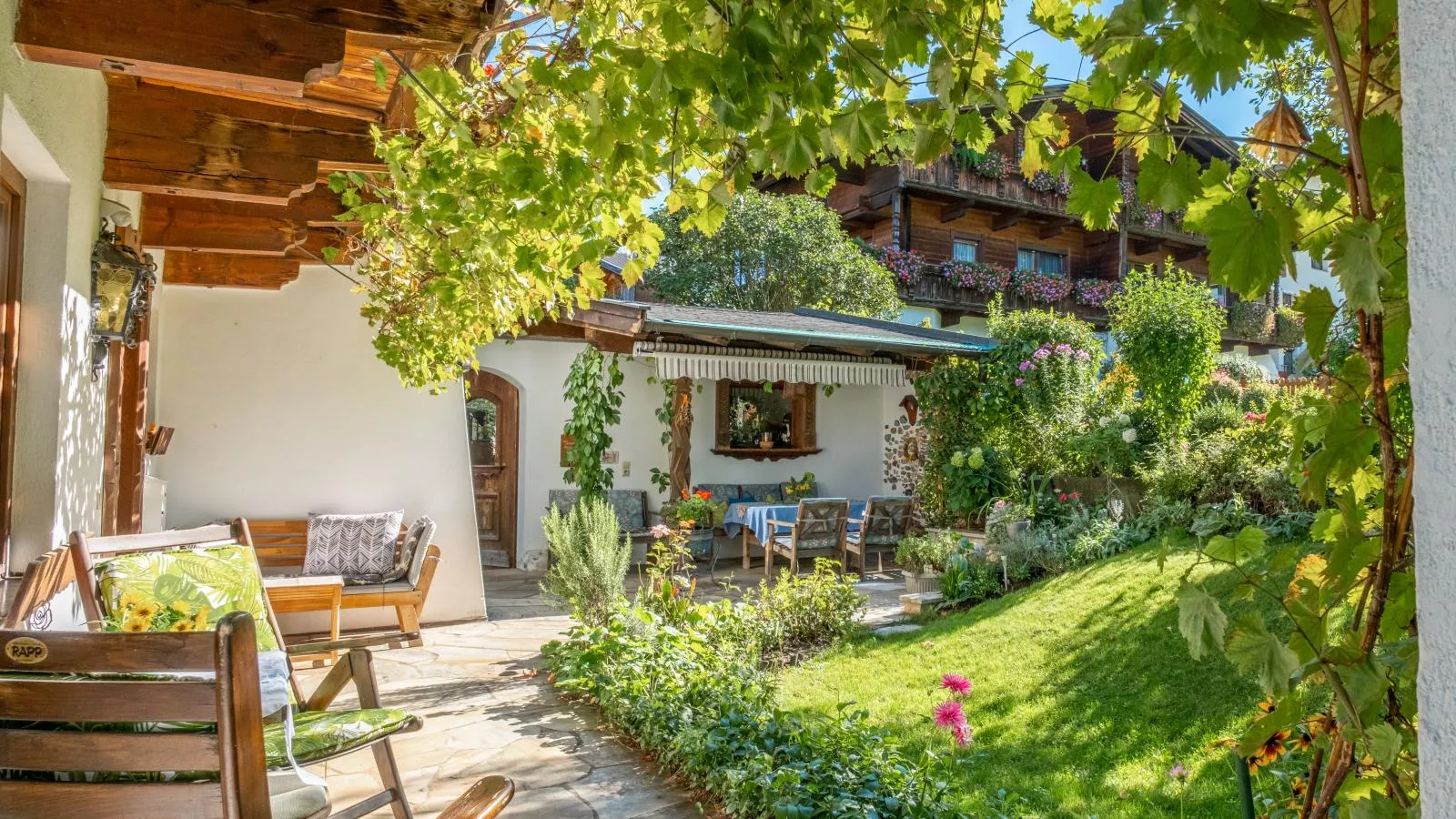 Johanna-Gardens in summer