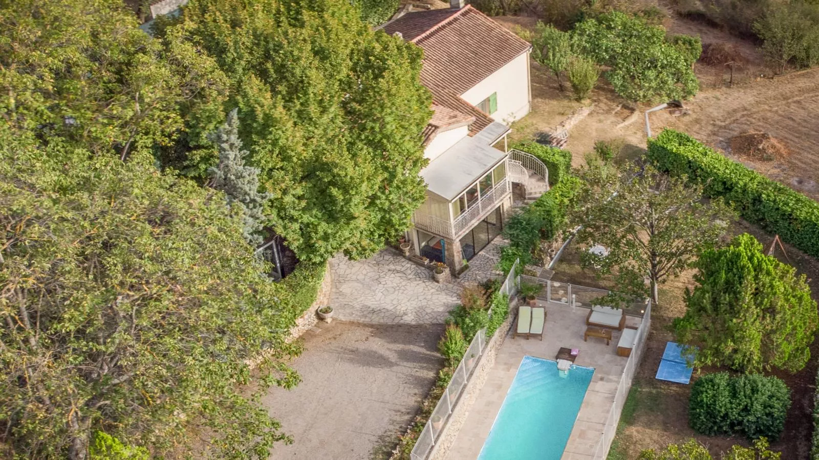 La Louzie-Exterior summer