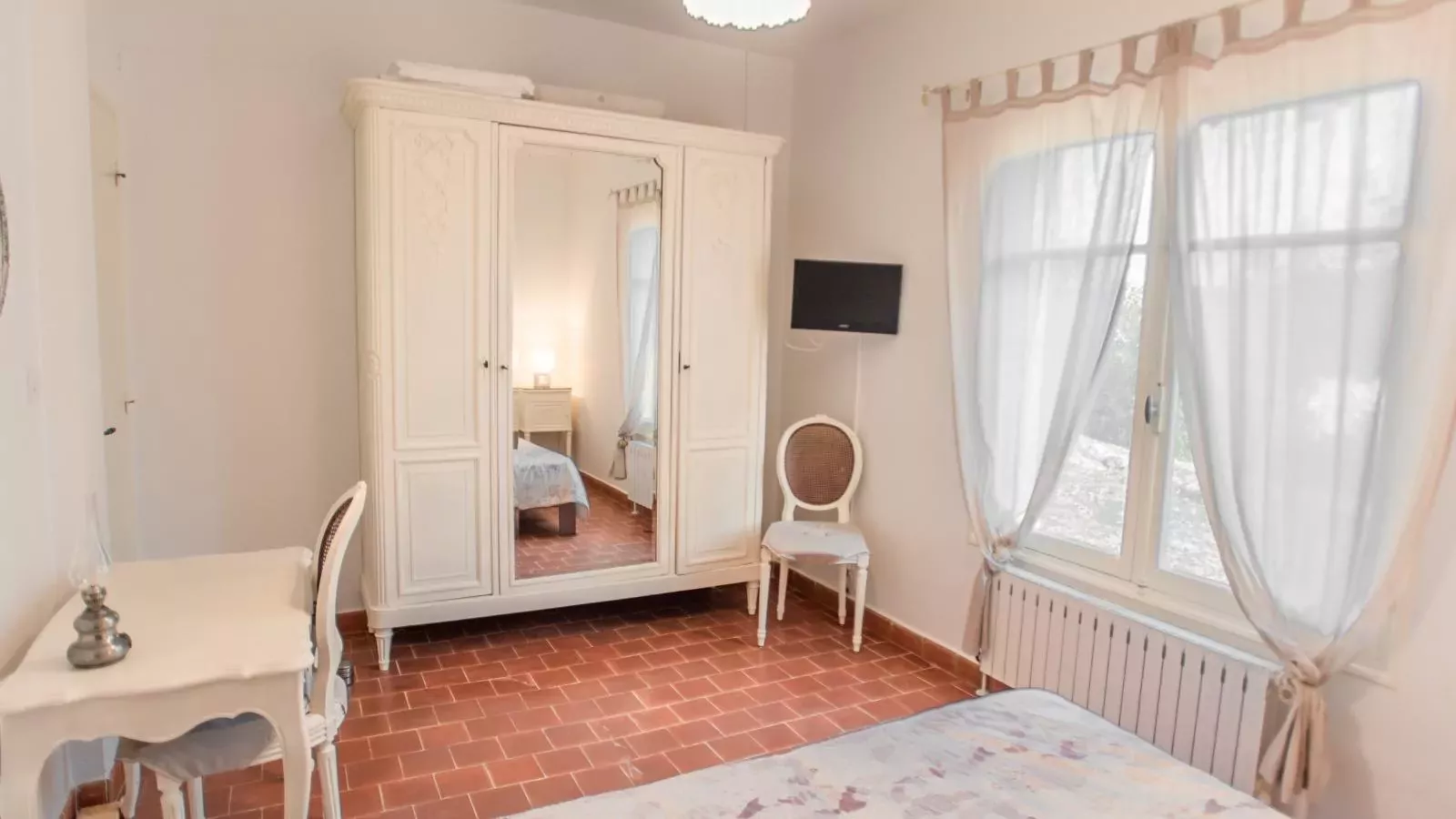 La Louzie-Bedroom