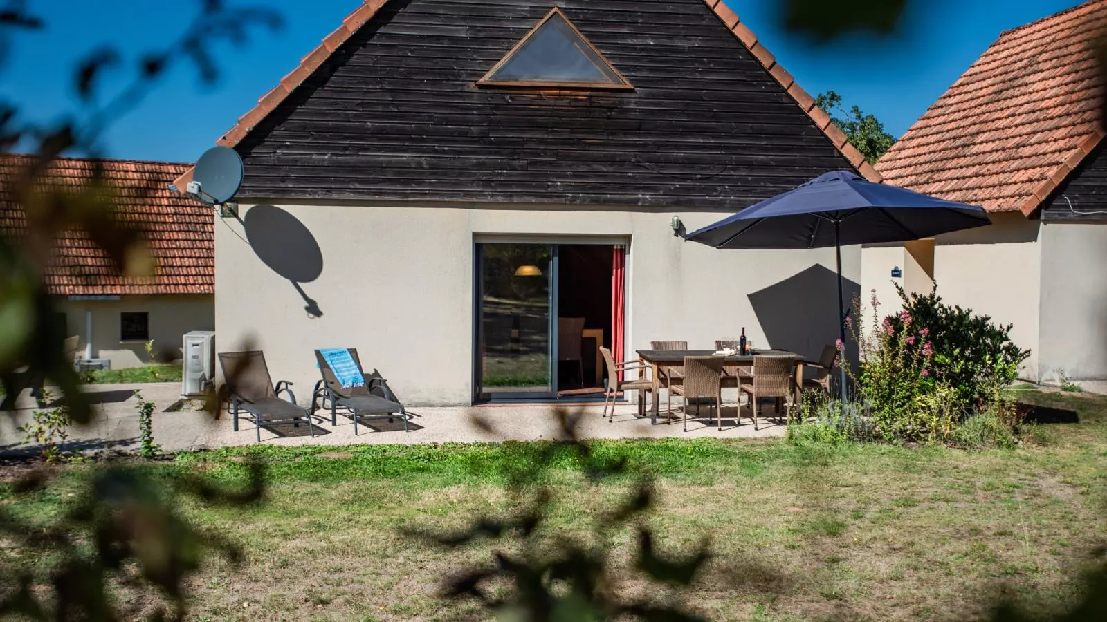 Lac Bleu 26-Exterior summer