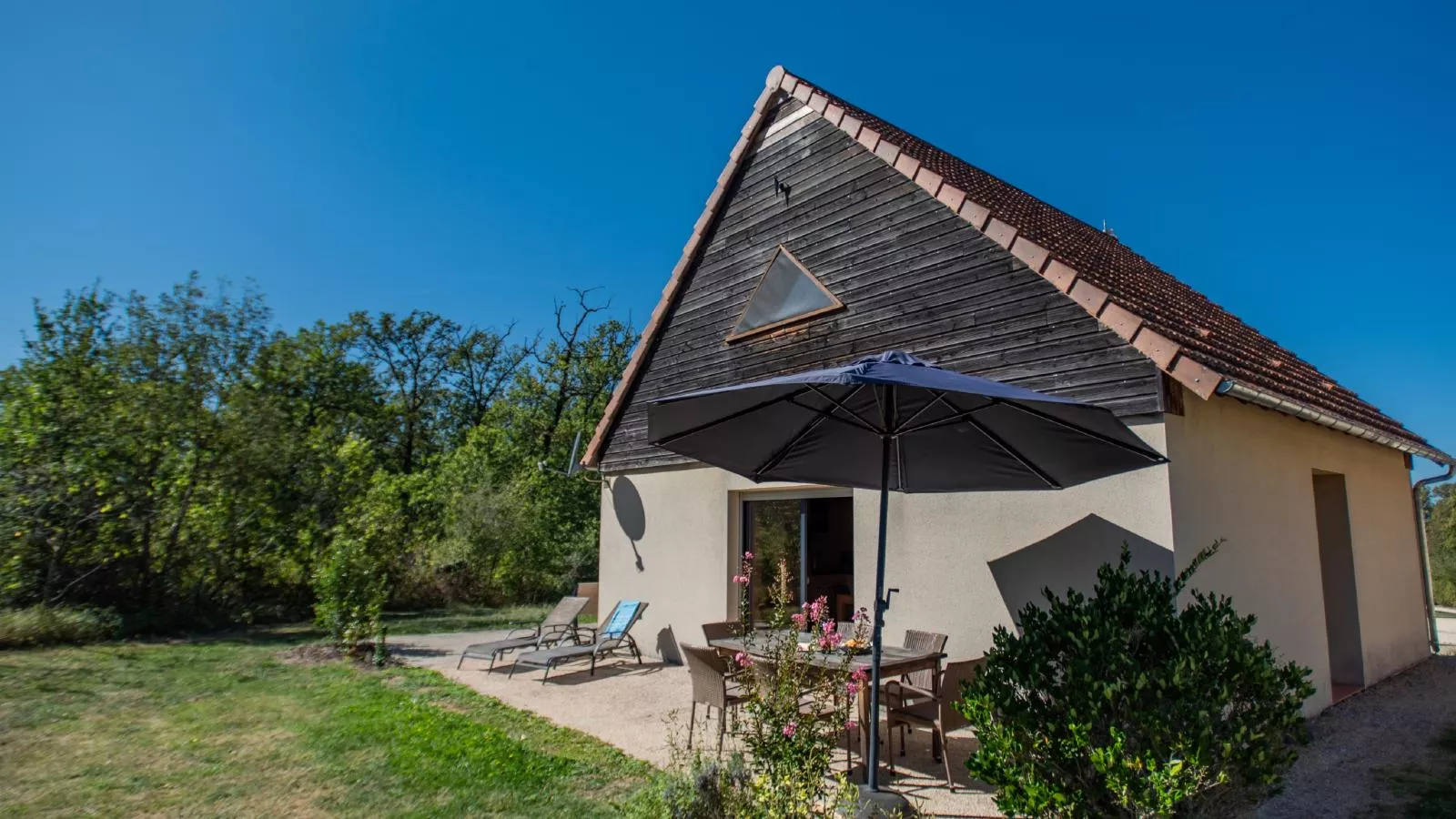 Lac Bleu 26-Exterior summer