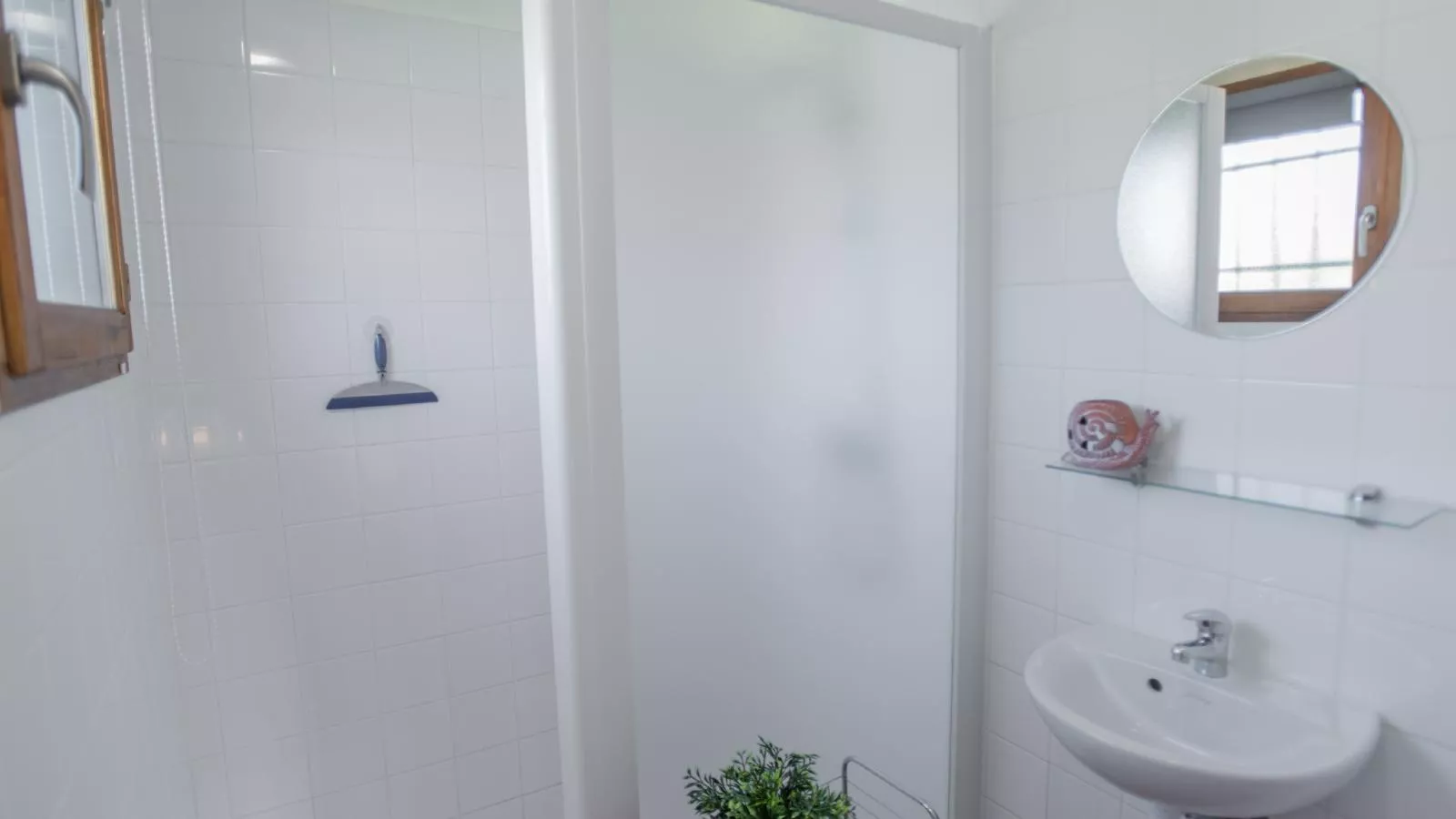 Lac Bleu 26-Bathroom