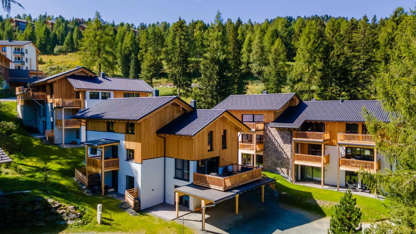 Wanderlust Mountain Chalet-Exterior summer