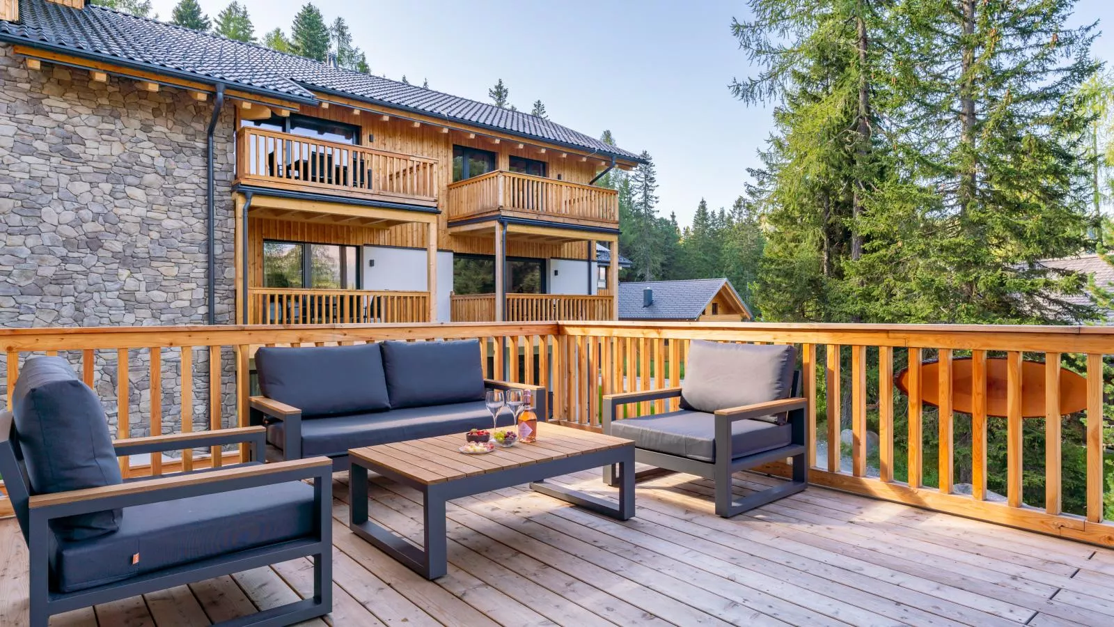 Wanderlust Mountain Chalet-Terrace balcony