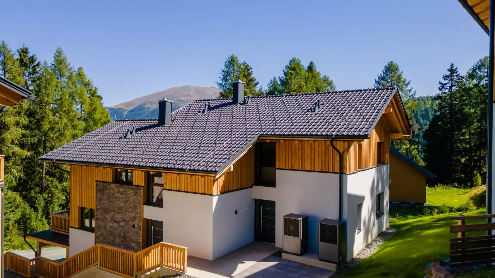 Wanderlust Mountain Chalet-Exterior summer