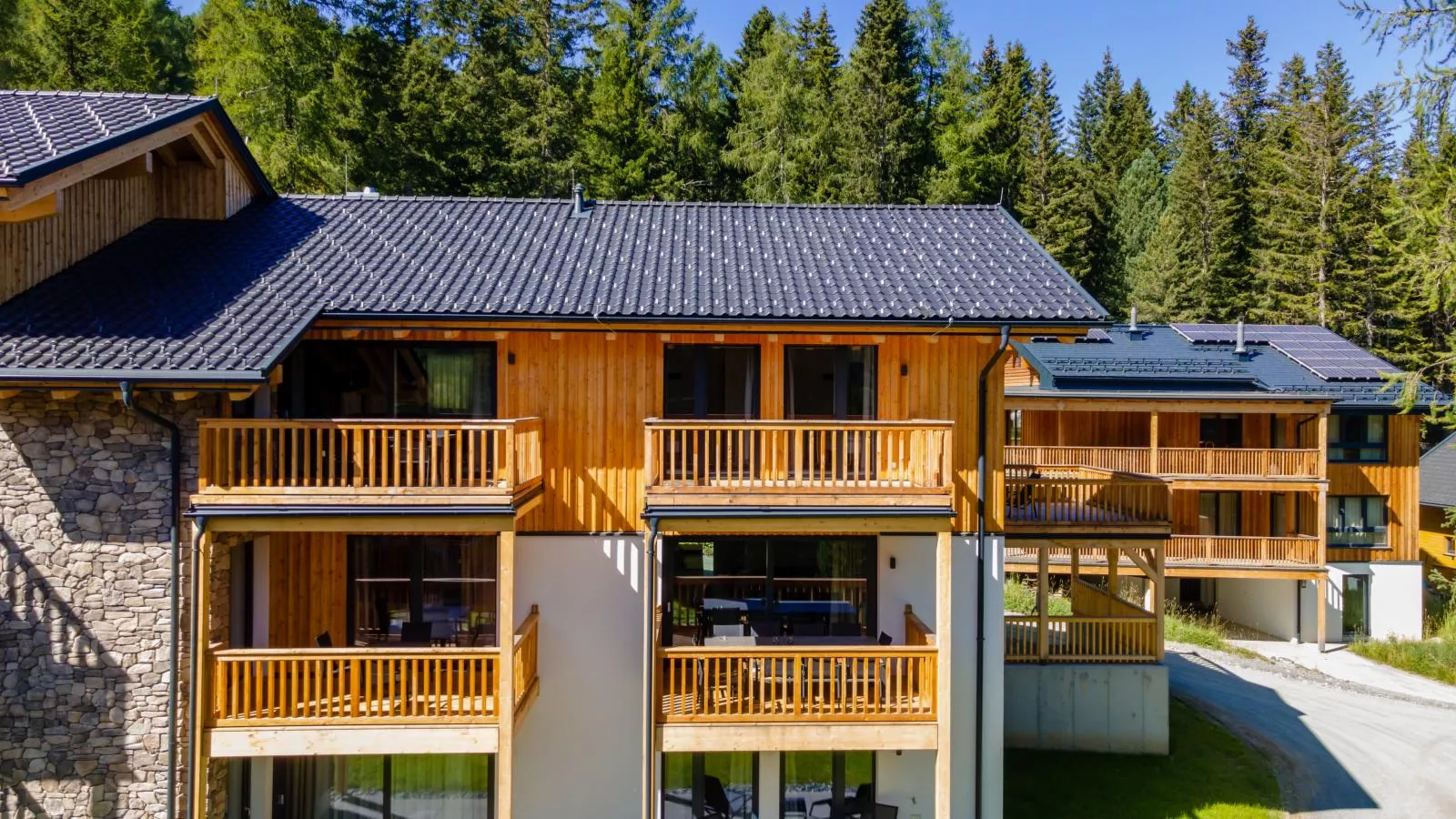 Silas Mountain Chalet-Exterior summer