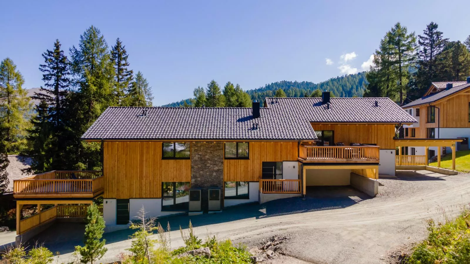 Silas Mountain Chalet-Exterior summer