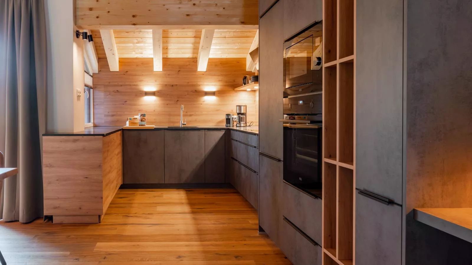 Silas Mountain Chalet-Kitchen