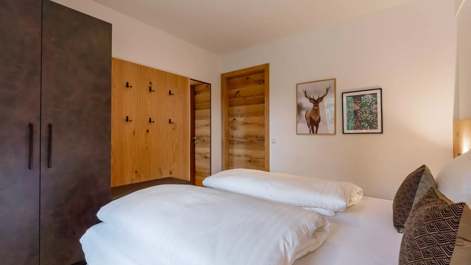 Silas Mountain Chalet-Bedroom