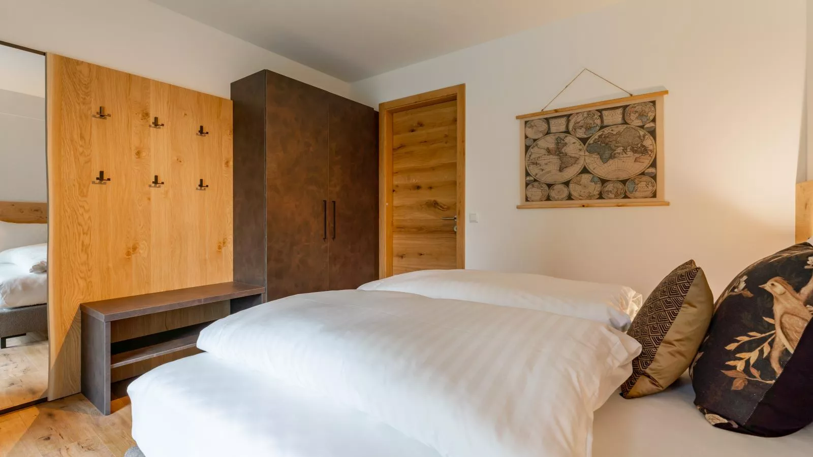 Silas Mountain Chalet-Bedroom