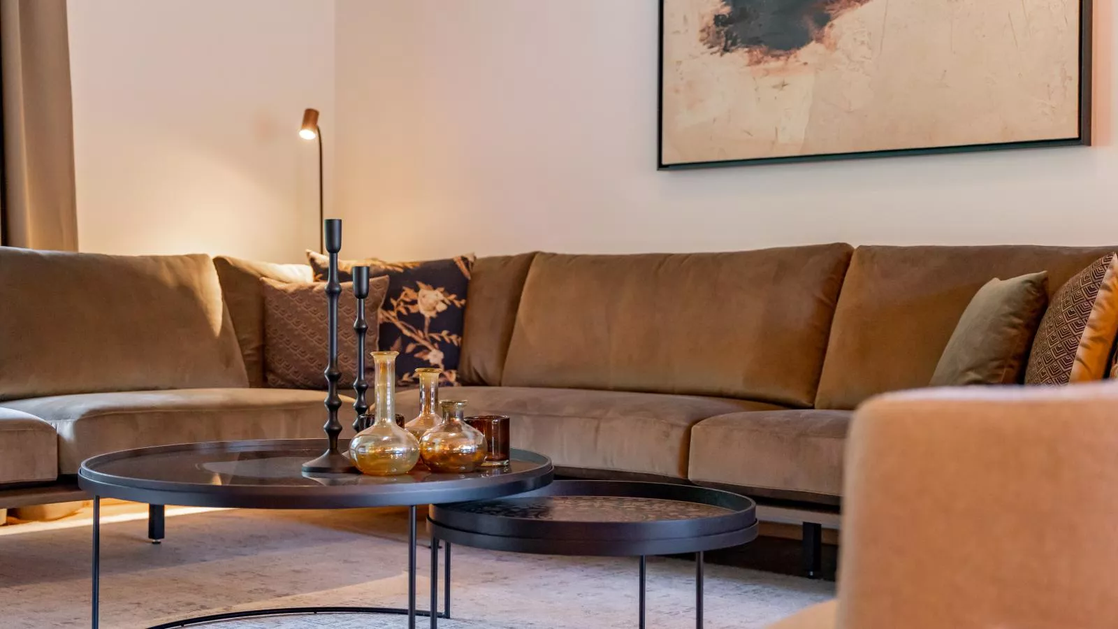 Silas Mountain Chalet-Living room