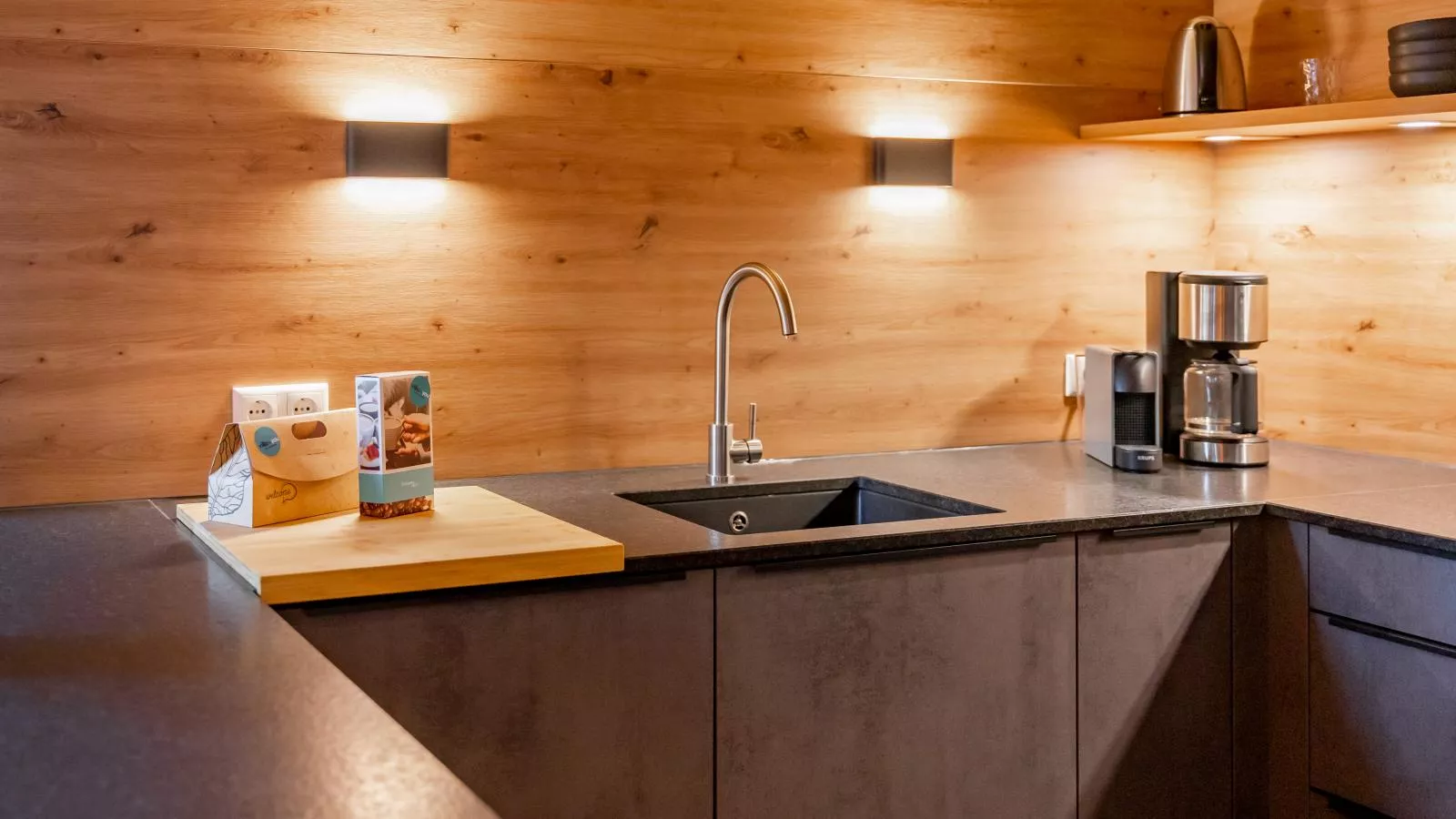 Silas Mountain Chalet-Kitchen