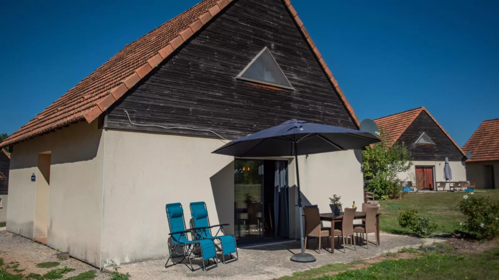 Le Lac Bleu nr 27-Exterior summer