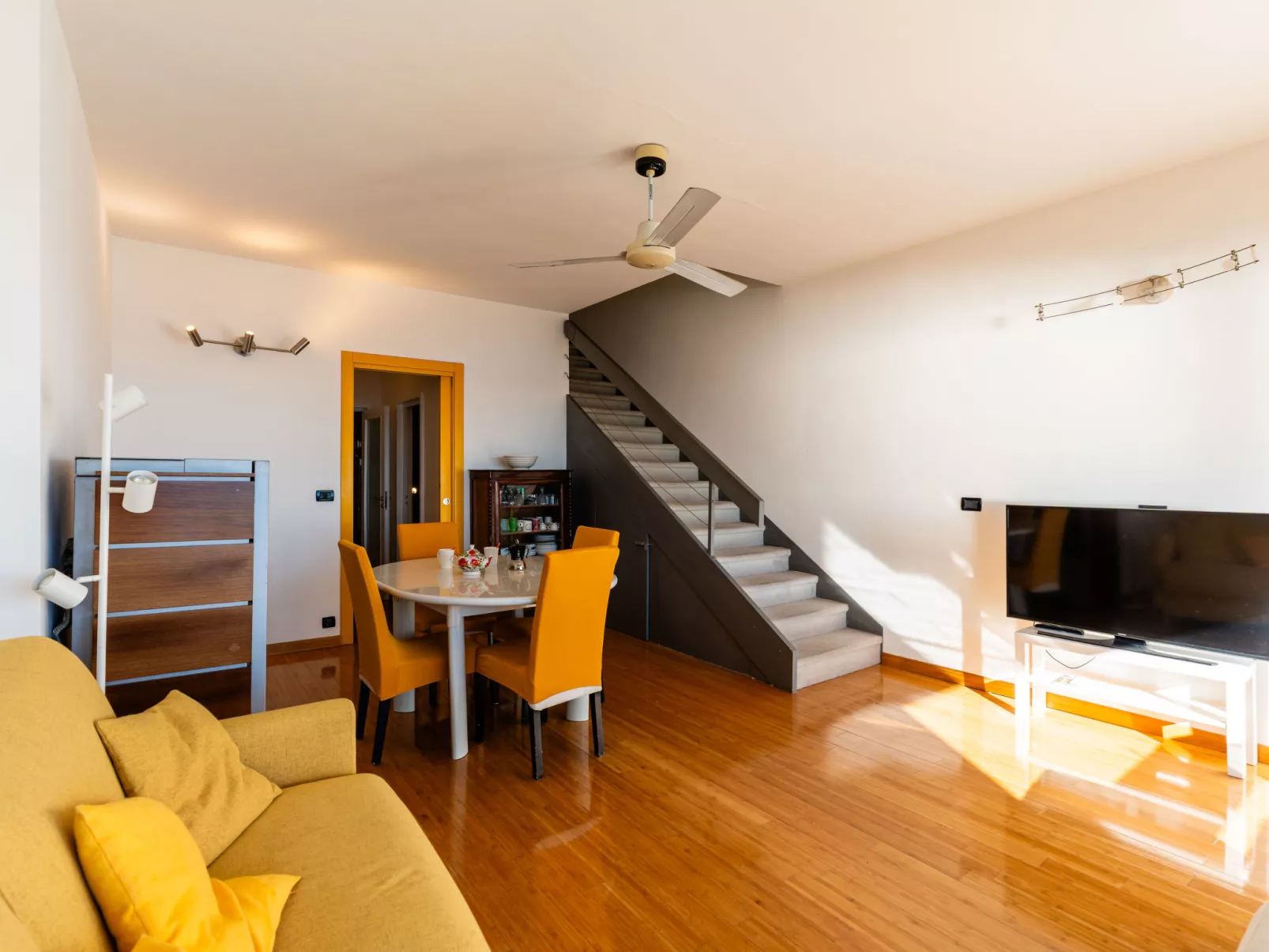 Capo Pino tra le Onde-Drinnen