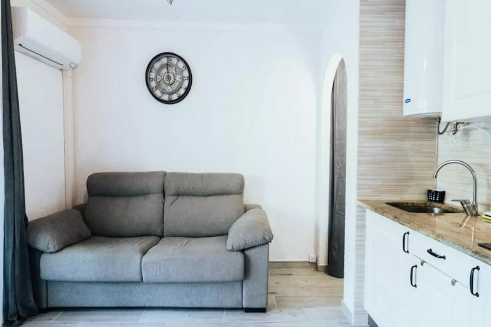 Appartements à Roses-Untagged