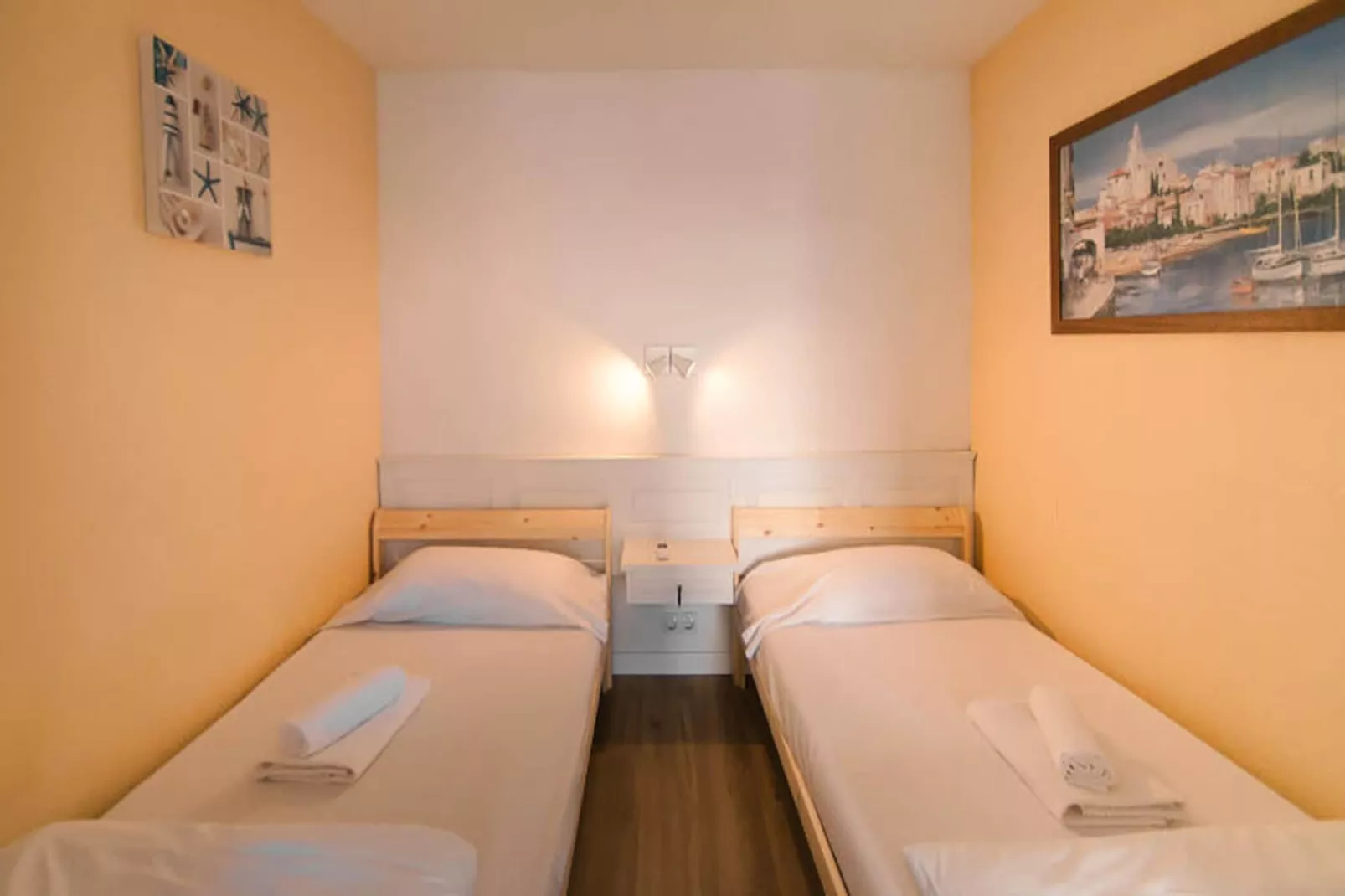 Appartements à Roses-Untagged