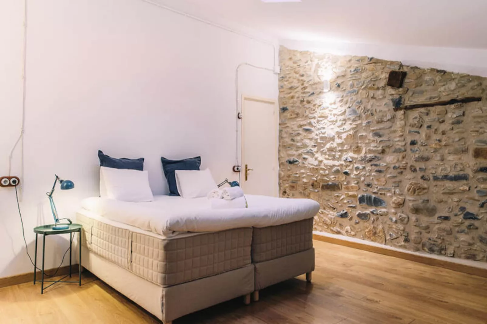 Appartements à Montagut i Oix-Nicht zugeordnet