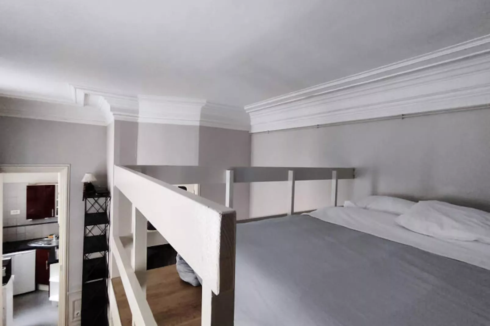 Studio à Paris-Untagged