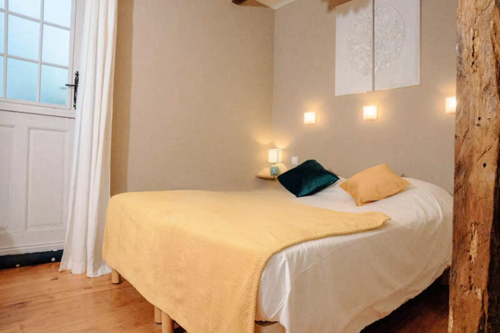 Maison à Coly-Non tagué