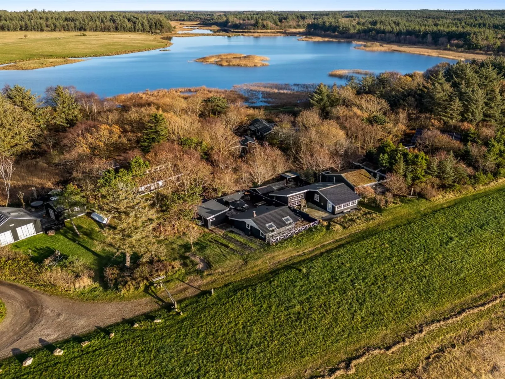 "Iwa" - 15m from the sea-Outside