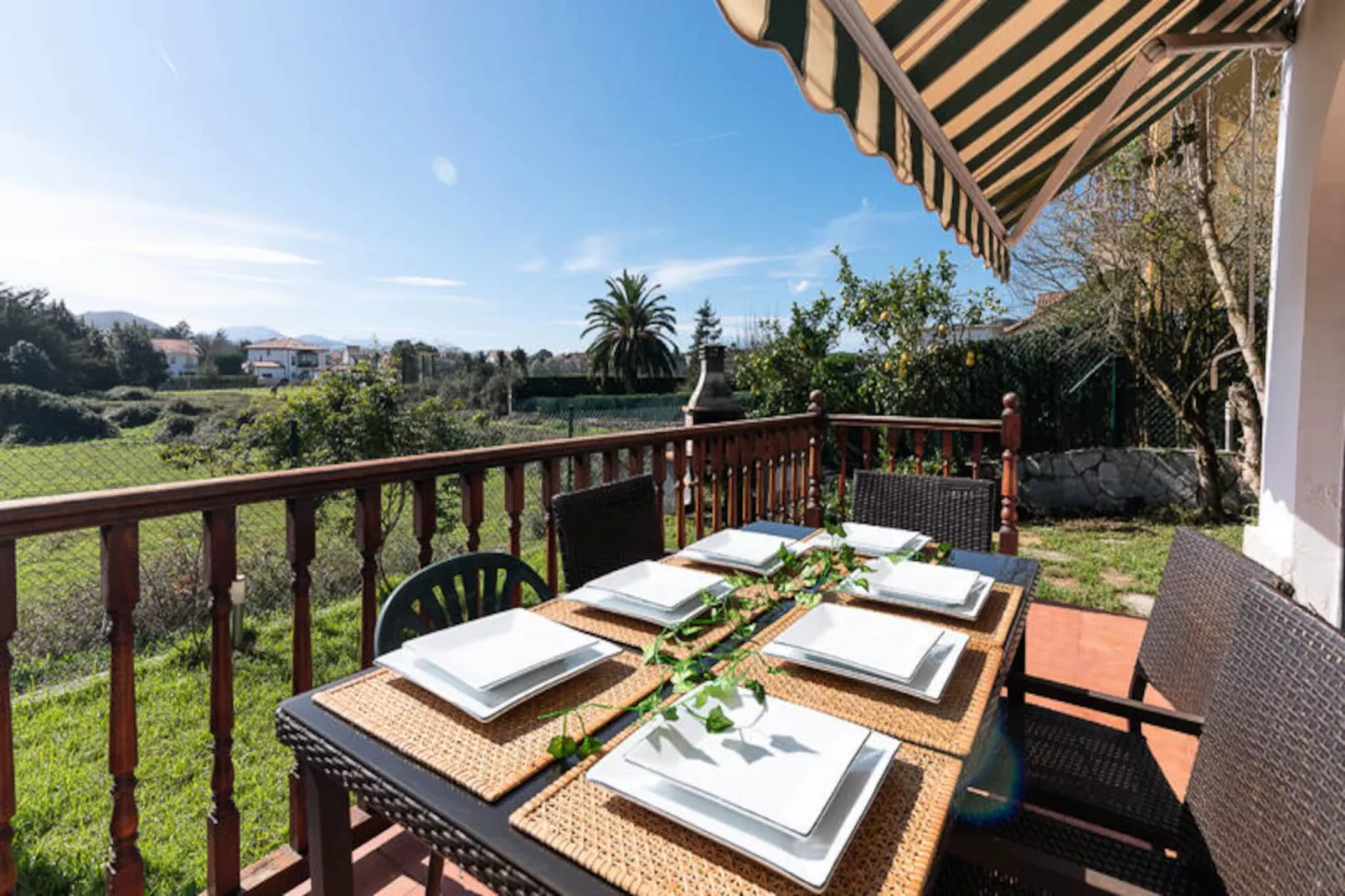 Maison à Argonos-Untagged