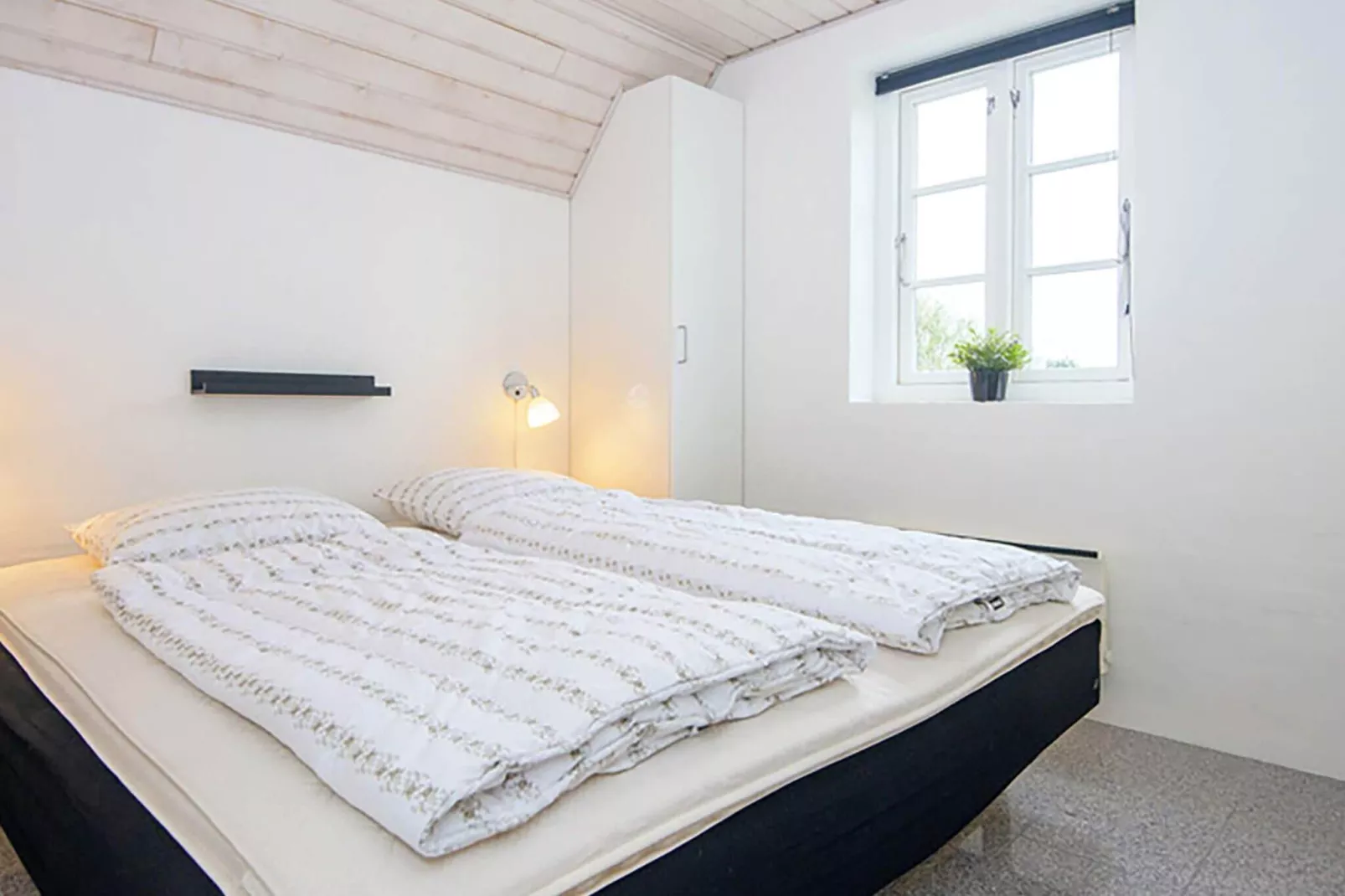 10 person holiday home in Ulfborg-Indoor