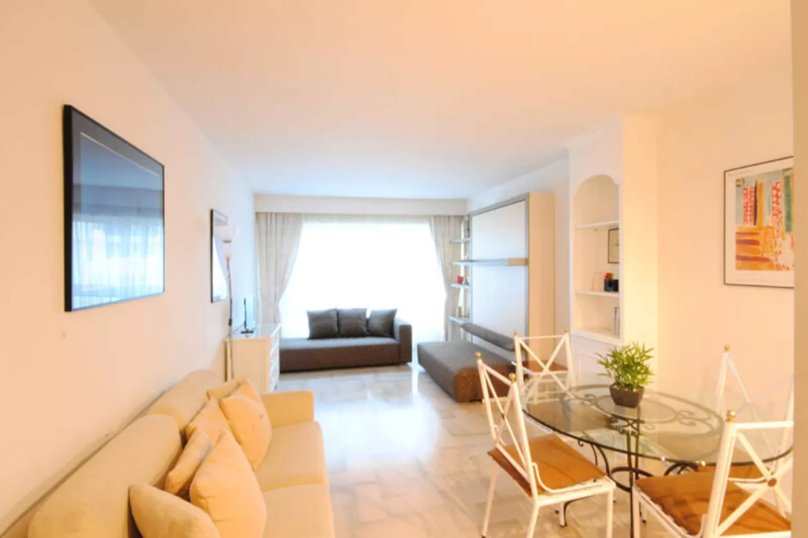 Studio à Cannes-Untagged