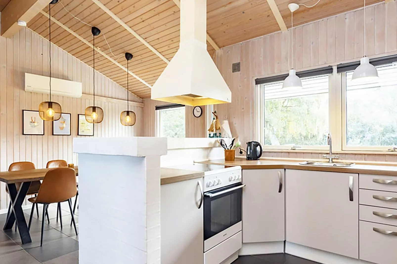 10 person holiday home in Humble-Indoor