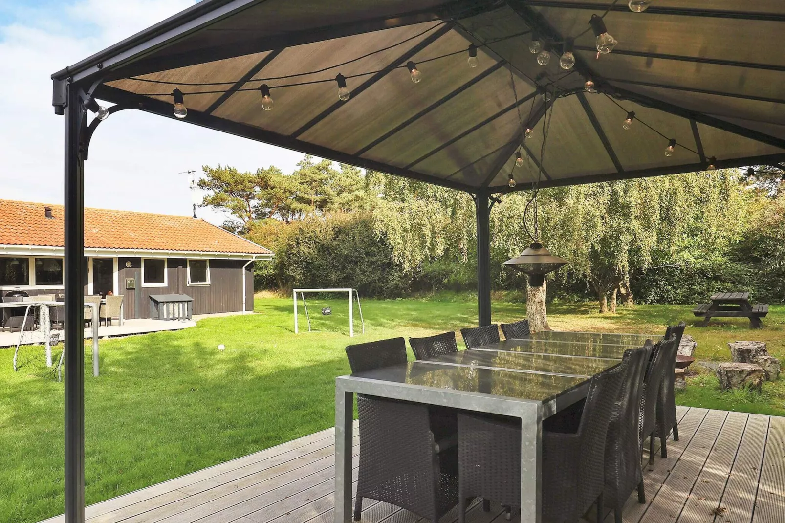 10 person holiday home in Humble-View