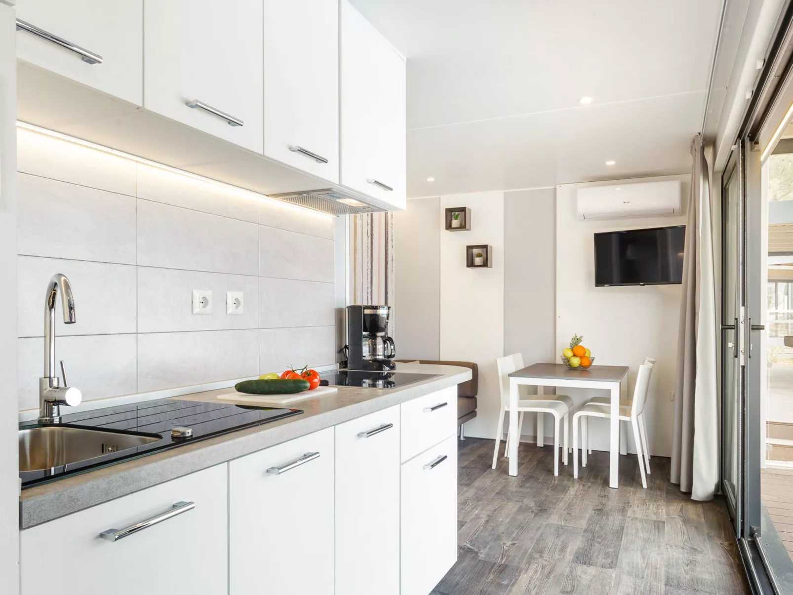 Camping Santa Marina-Drinnen