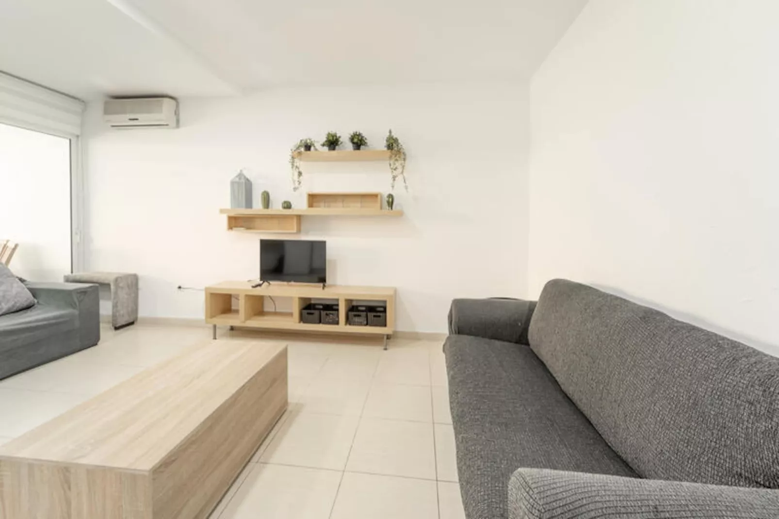 Appartements à Roses-Untagged