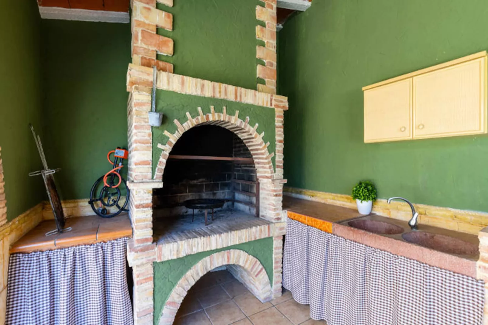 Maison à Dolores-Non tagué