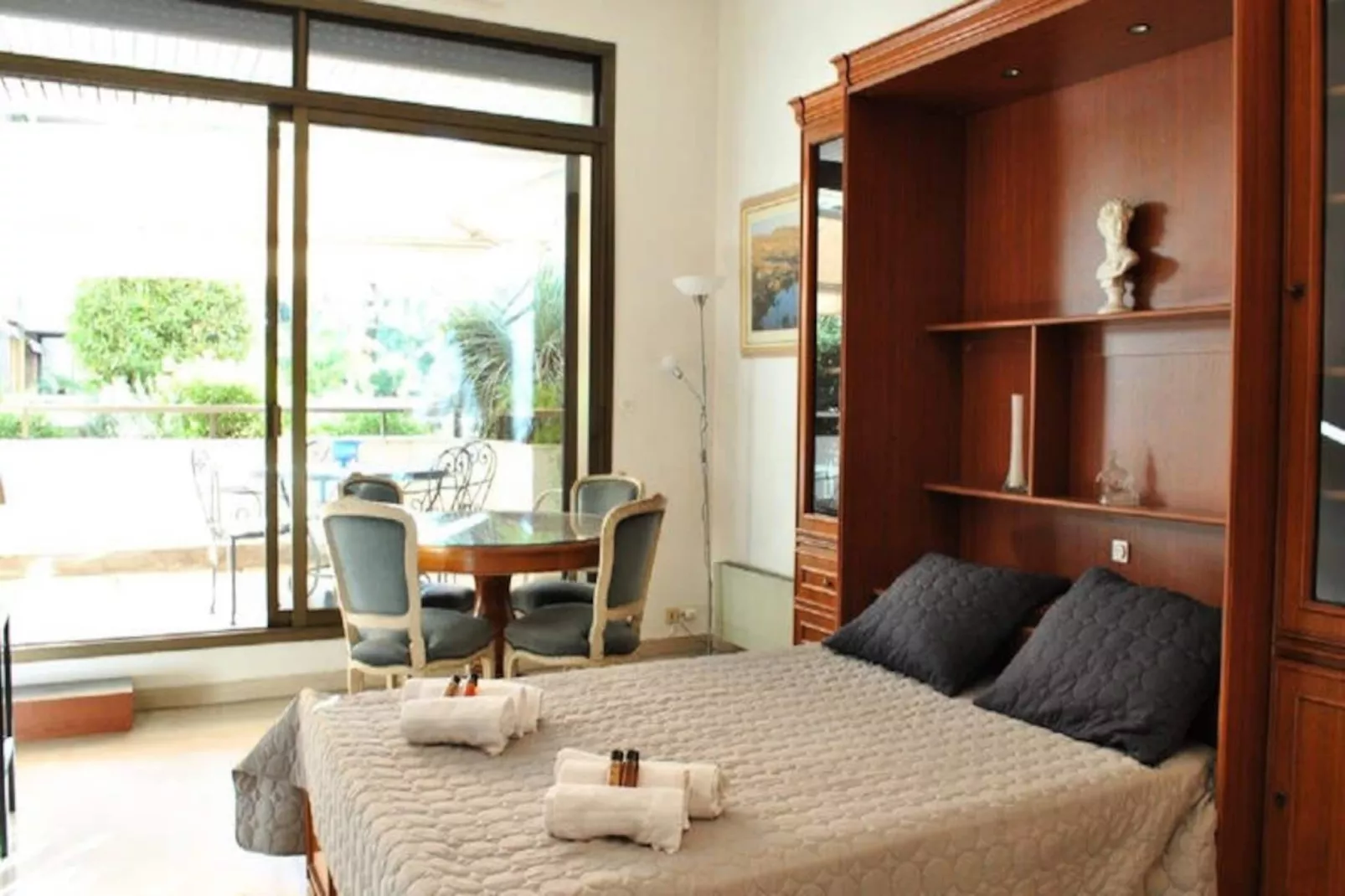 Studio à Cannes-Untagged