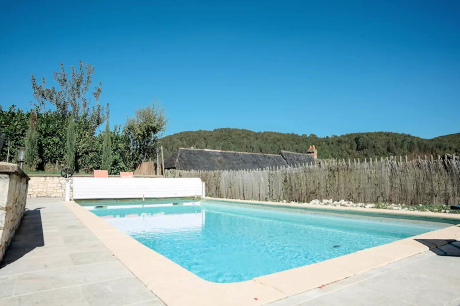 Maison à Coly-Non tagué