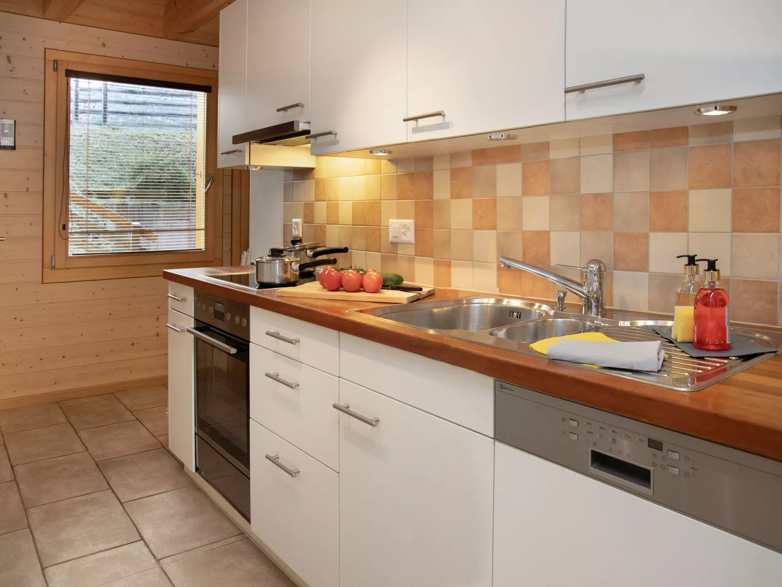 Racer's Retreat Apt.2-Drinnen