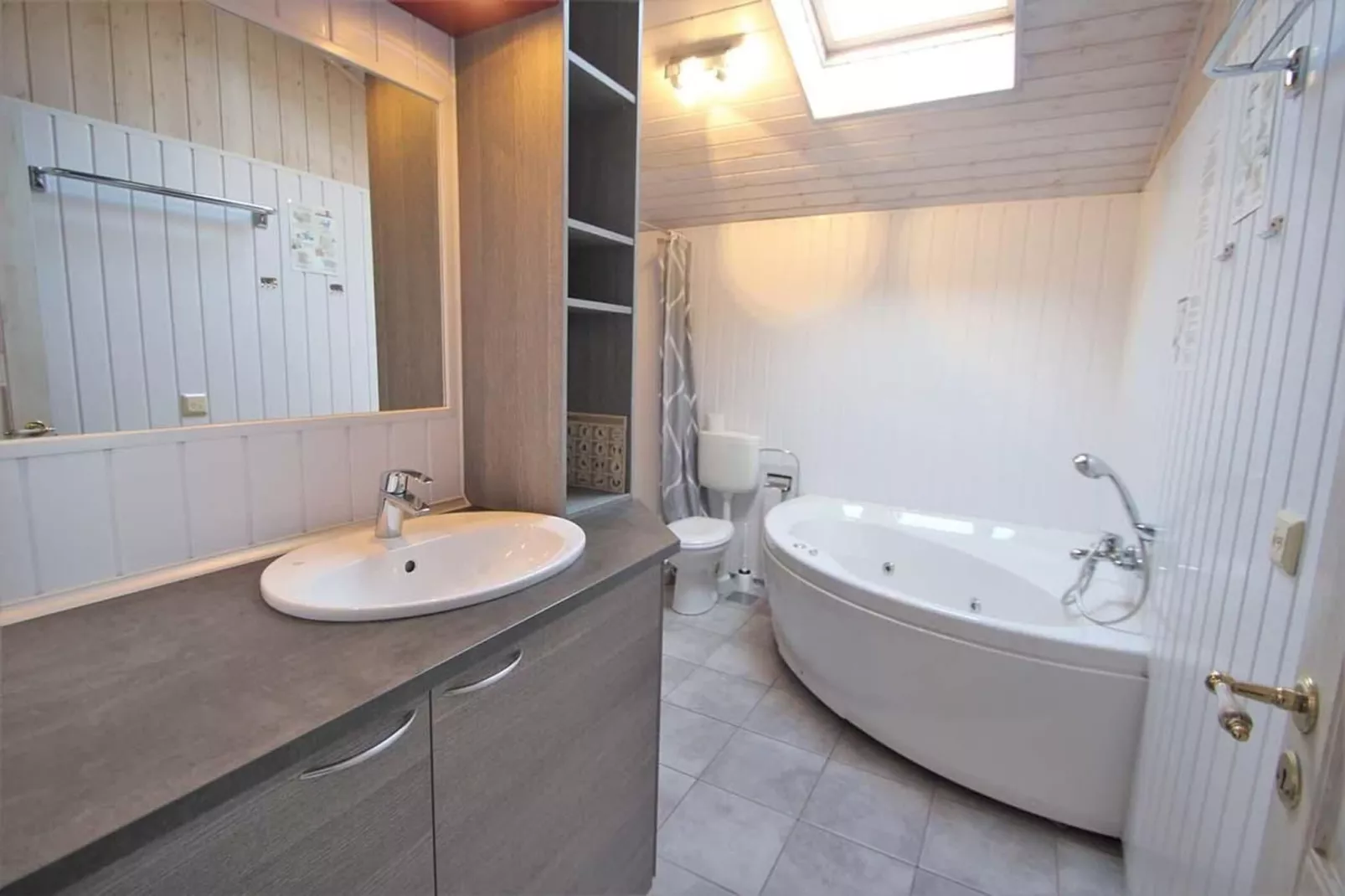 FH Seeschwalbe 10-Badezimmer