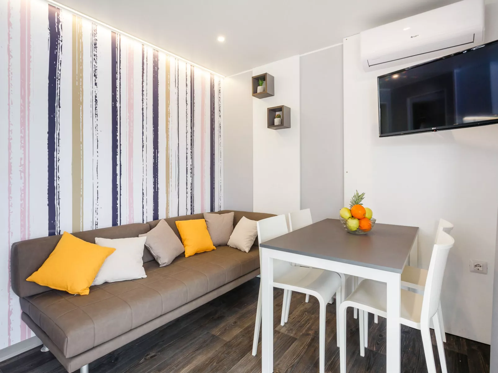 Camping Santa Marina-Drinnen